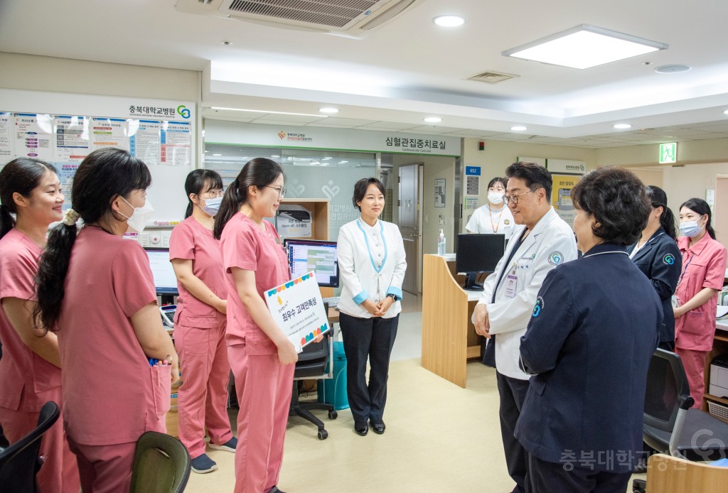 이달의 칭찬 우수직원 상품권 수여식