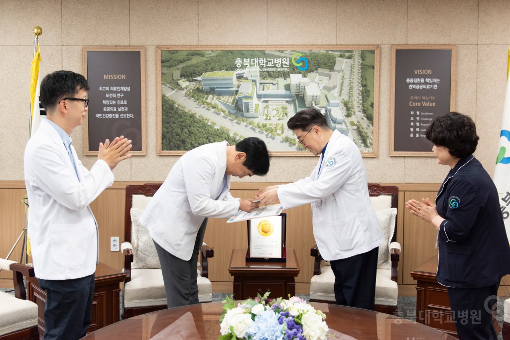 5월 이달의 칭찬 우수직원 상품권 수여식