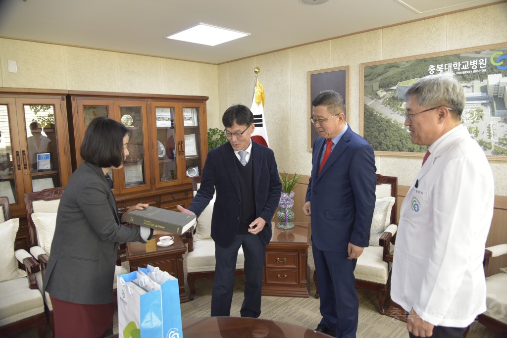 (주)메타바이오메드 대표 오석송 발전후원금 기부