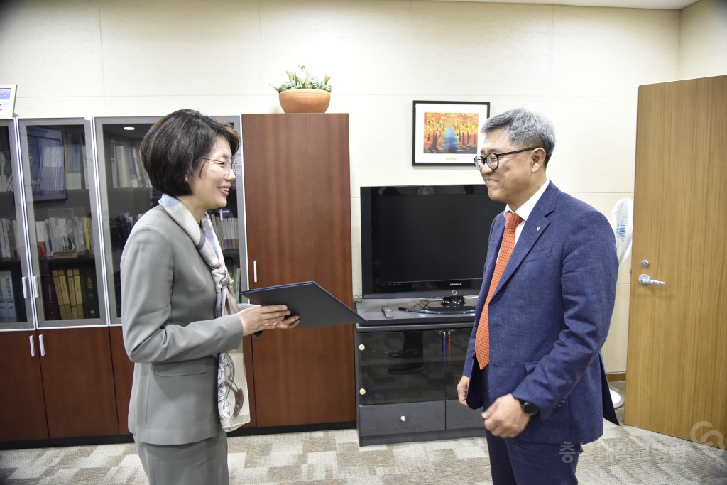 제14대 한헌석 병원장 임명장 수여