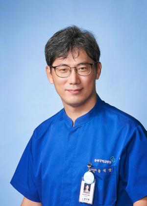 Yoon Seok-joong Image