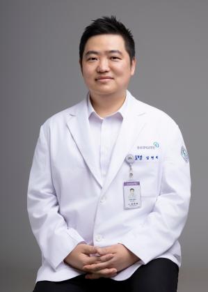 김현재의사 사진
