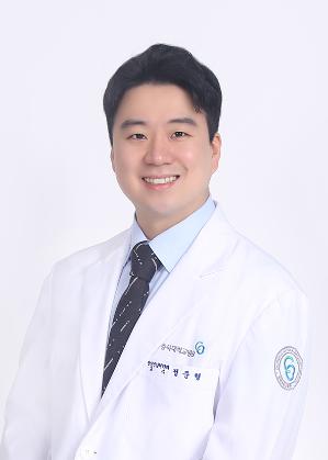 정준형의사 사진